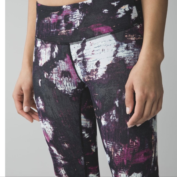 Lululemon Wunder Under Crop III Kara Blossom Multi - Picture 3 of 12